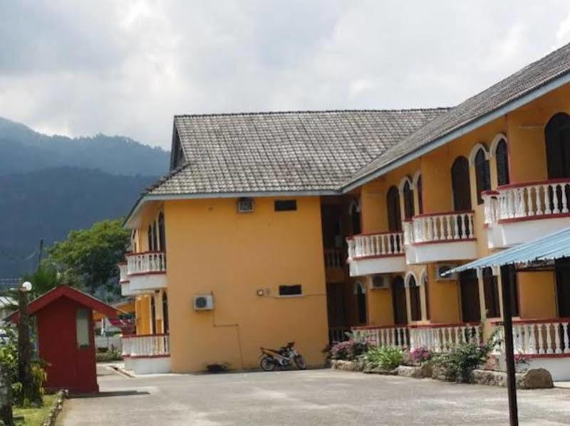 Hji Residensi Hotell Kuah Exteriör bild