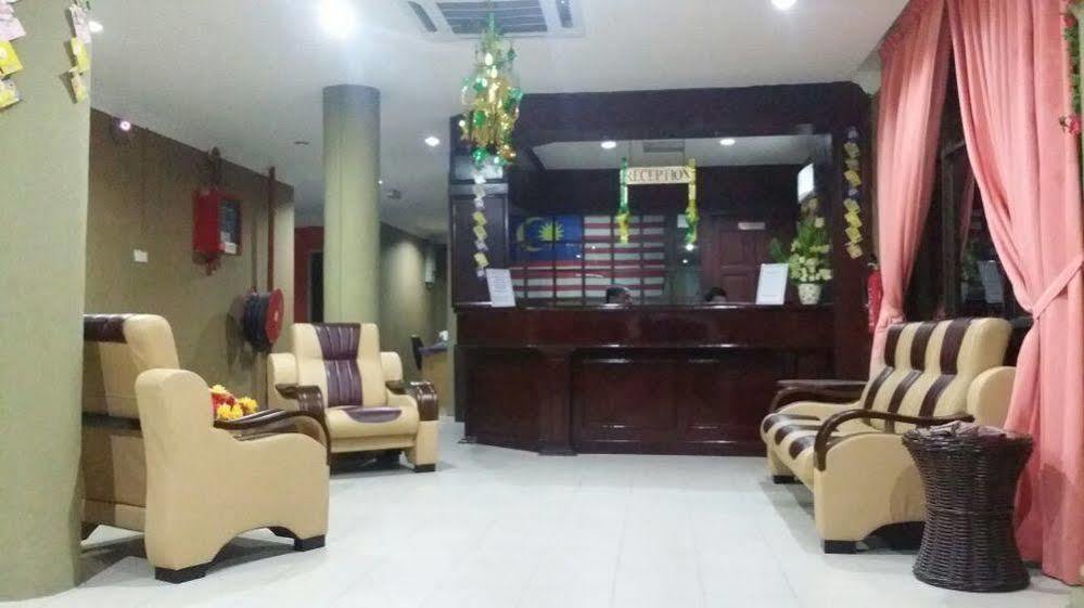 Hji Residensi Hotell Kuah Exteriör bild