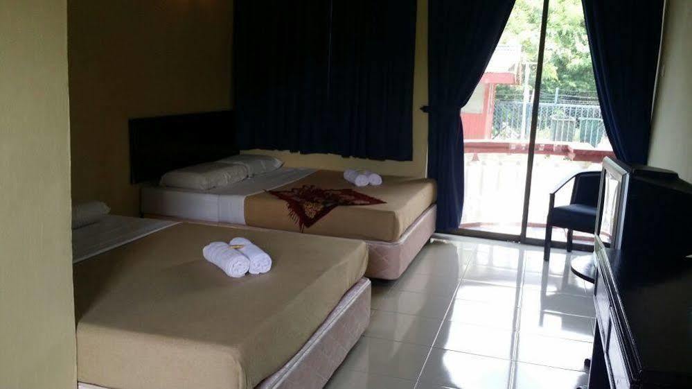 Hji Residensi Hotell Kuah Exteriör bild