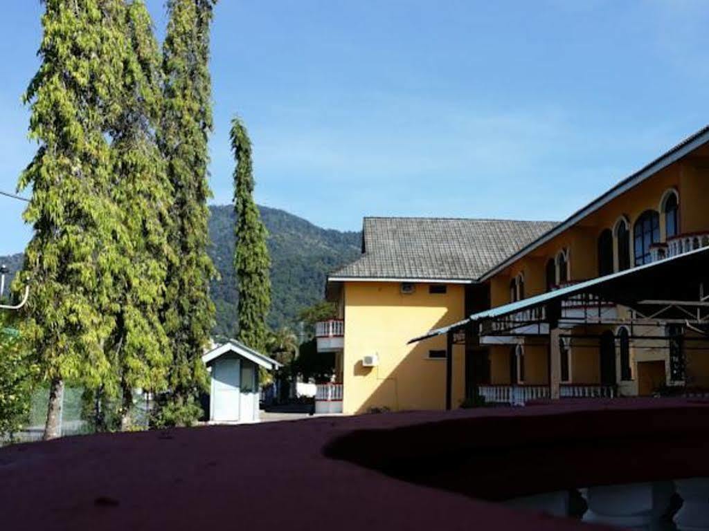 Hji Residensi Hotell Kuah Exteriör bild