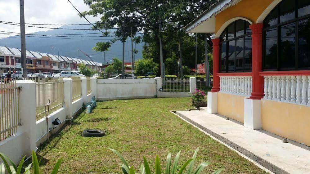 Hji Residensi Hotell Kuah Exteriör bild